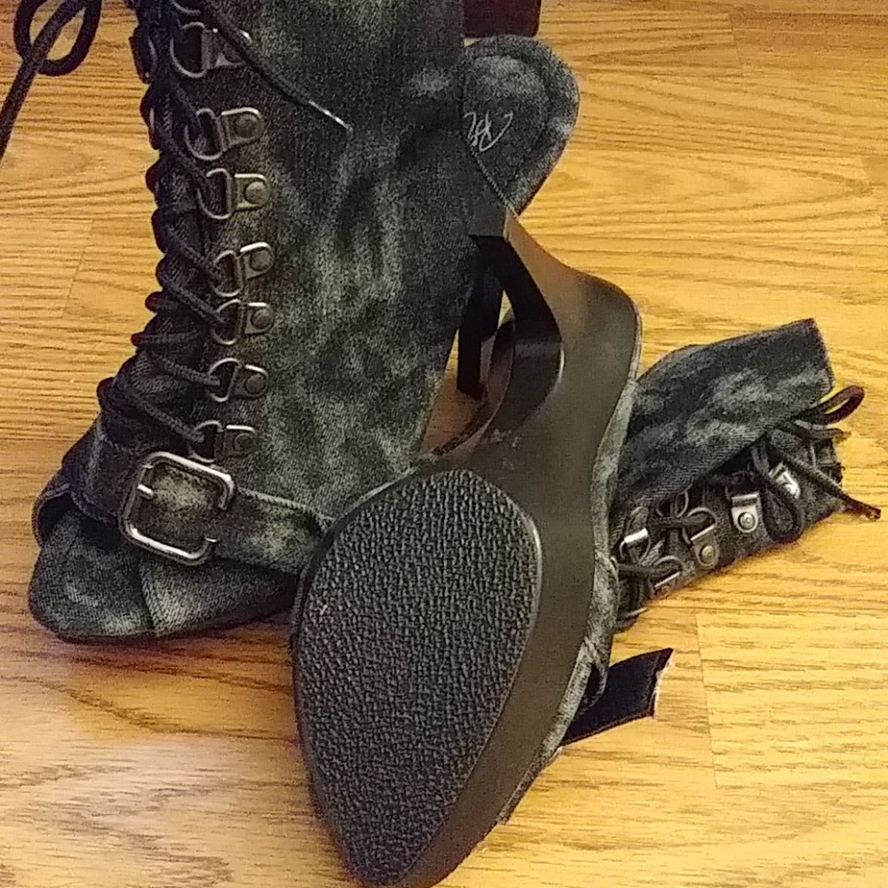Stiletto Camo Rocker heels - Picture 3 of 3